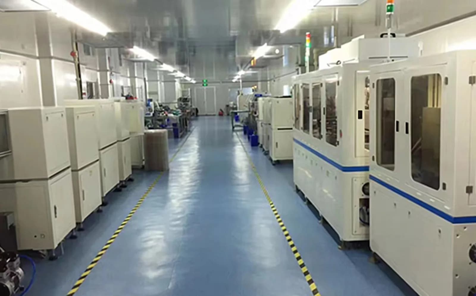 Production workshop at PengJi Photoelectricity, a Display Engineer direct factory (enhanced from the original photo)